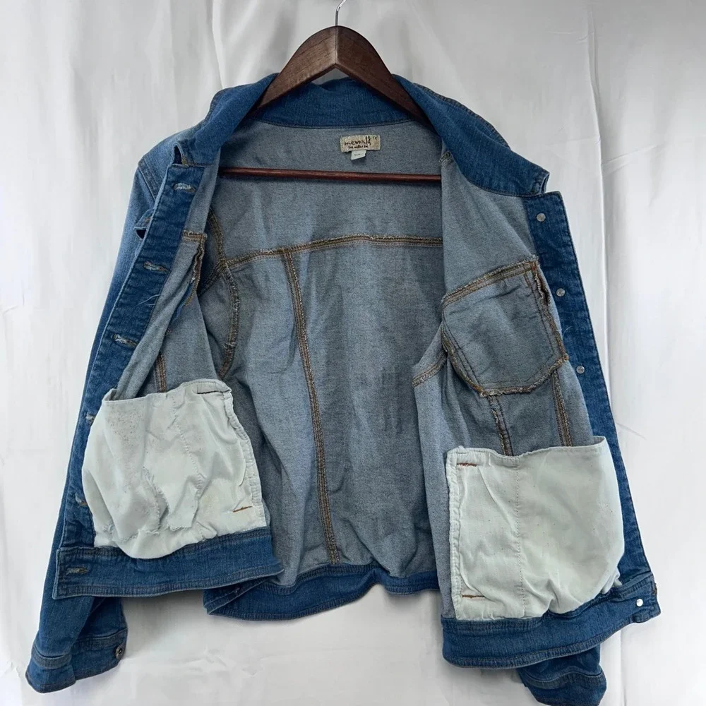 One World Denim Jacket Womens 1X Blue‎ Medium Wash Faded Button Front Trucker